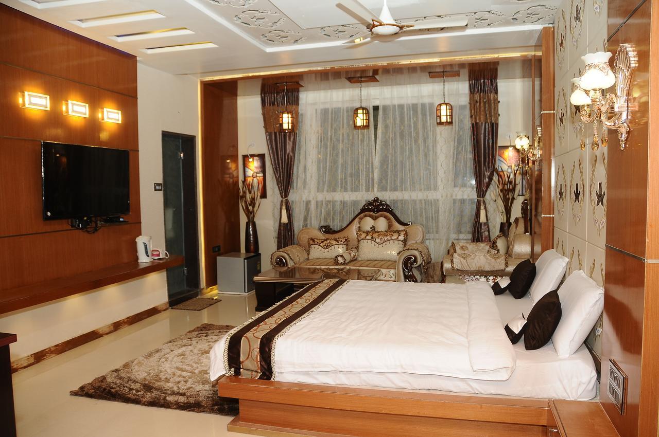 Hotel Rajahamsa Anantapur Eksteriør billede
